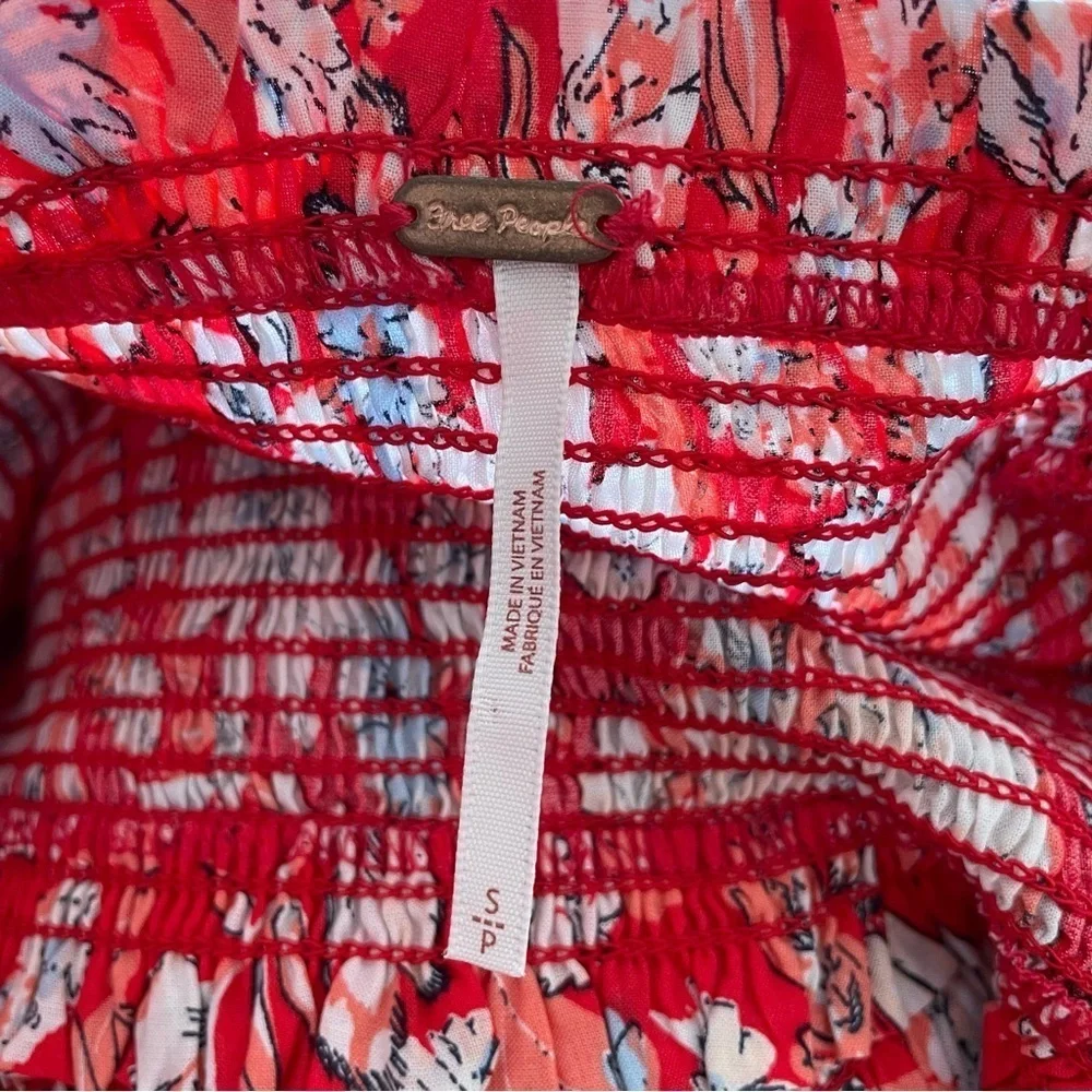 Free People Red East to West Smocked Off Shoulder Floral Crop Top EUC Size Small